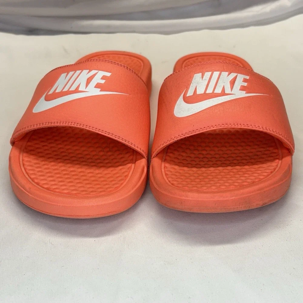 NIKE BENASSI JDI Womens Slides 343881-818 Size 8  EUR‎ 39 Mango White